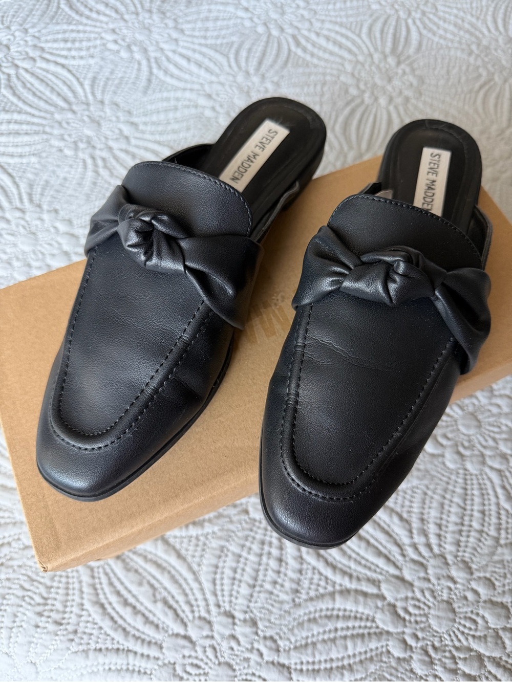 Steve Madden Chart Black Leather Mules